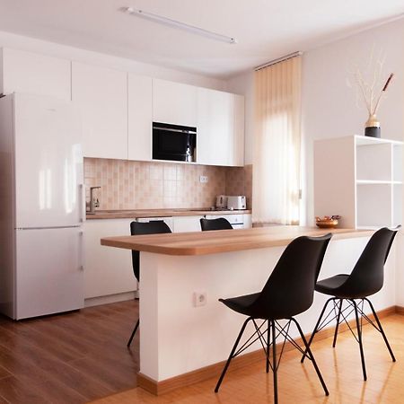 Lux Family Apartment Vidanovic Pirot Buitenkant foto