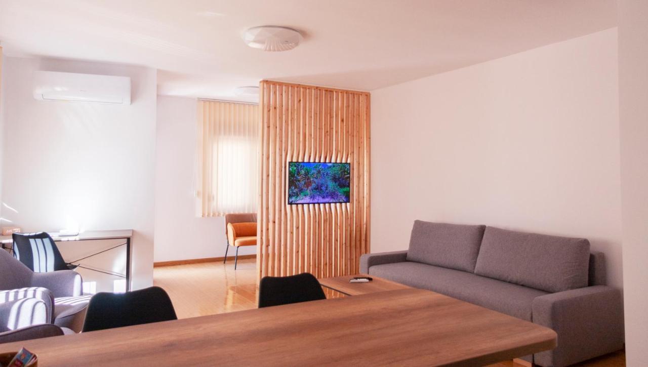 Lux Family Apartment Vidanovic Pirot Buitenkant foto